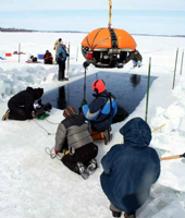 Le robot Endurance sur le point d'entrer dans la glace © Stone Aerospace
