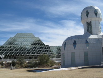 Vue extérieure de la base Biosphère 2 © Philéco1