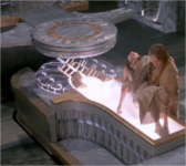 Le sarcophage de Râ dans Stargate permet de guérir en quelques minutes d'une blessure mortelle ! © Canal+, Carolco Pictures, Centropolis