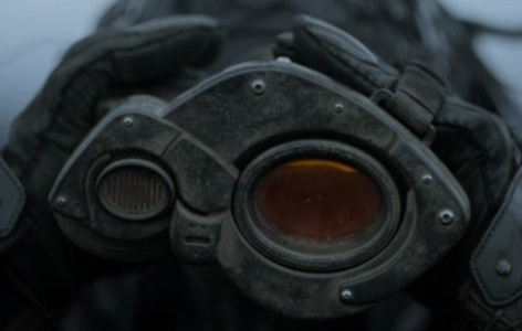 Un chacal observe le commandant Jack Harper © Universal Pictures Un chacal observe le commandant Jack Harper © Universal Pictures